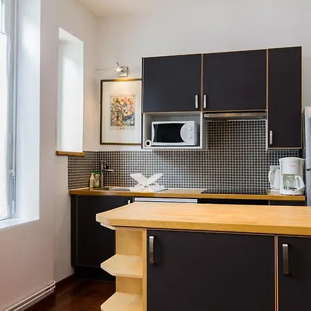 Le Pasteur Apartment *