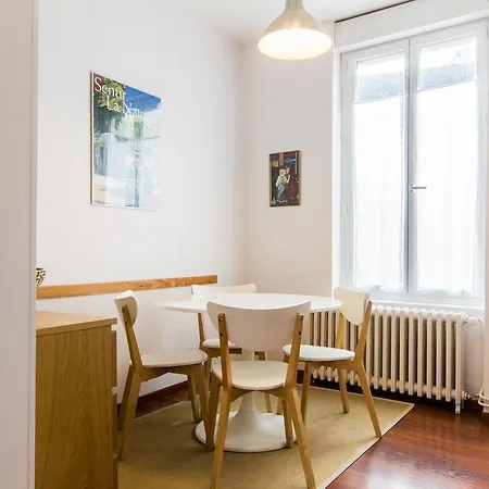 Le Pasteur Apartment *