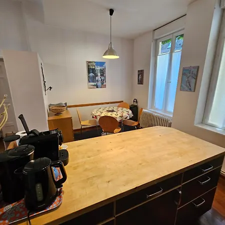 Le Pasteur Apartment *