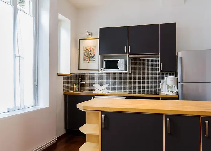 Le Pasteur アパート *